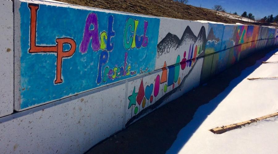 The+mural+painted+by+Lewis-Palmer+High+Schools+Art+Club+in+downtown+Monument.