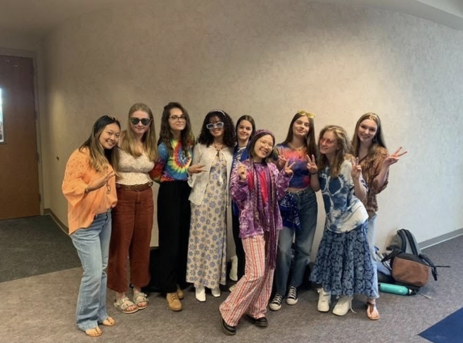 The hippies of LP groove into Spirit Week flaunting their fashionable blast-to-the-past fits.